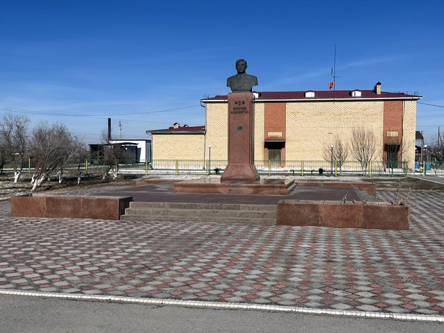 Памятник в селе Аккум 